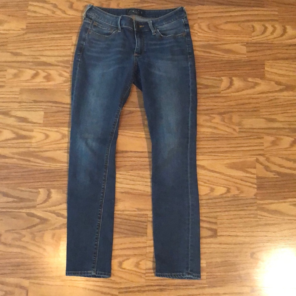 This non distressed pair of jeans